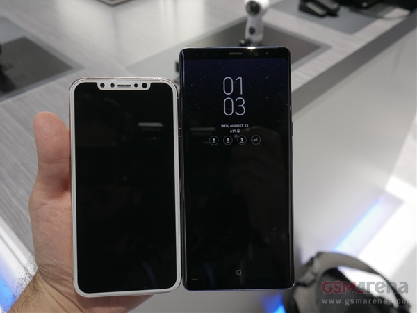 Galaxy Note8真機對比iPhone 8：畫面太「美」
