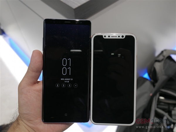 Galaxy Note8真機對比iPhone 8：畫面太「美」