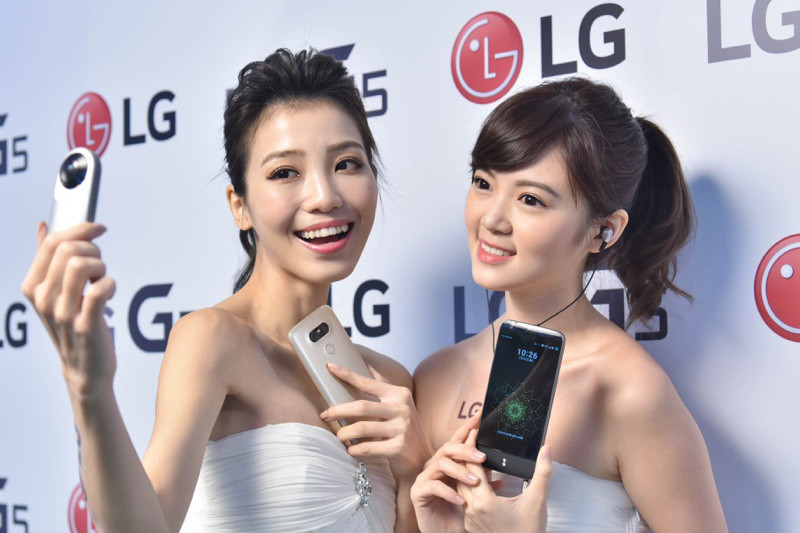 LG 360 Cam是LG專門打造的360。環景攝影機，搭載前後兩組1,300萬畫素的超廣角相機，讓消費者無論是在出外旅行想捕捉整個世界的美麗景緻。_resize